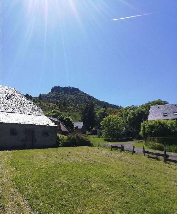 L'Auvergnate Chambon-sur-Lac Exterior foto